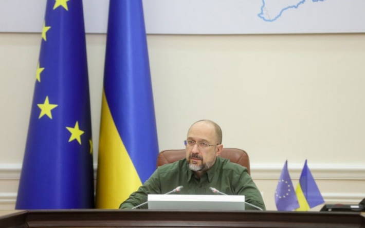 Шмигаль заявив, що в Україні перевірять діяльність та майновий стан всіх військкомів