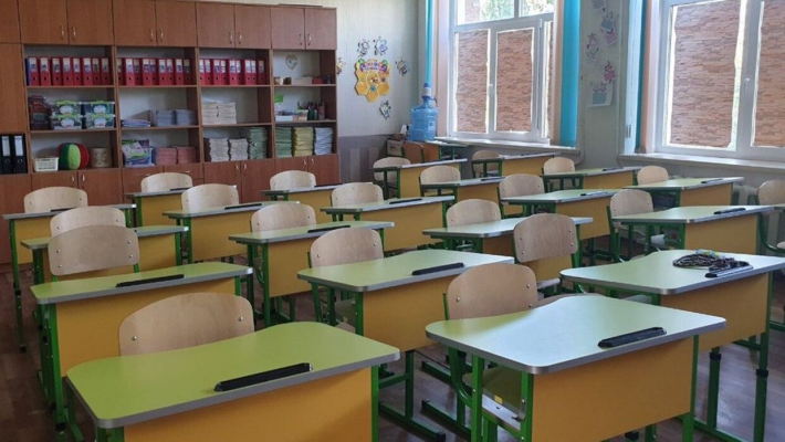 Для обучения в Бердянской школе россияне требуют российские документы и полис медстрахования