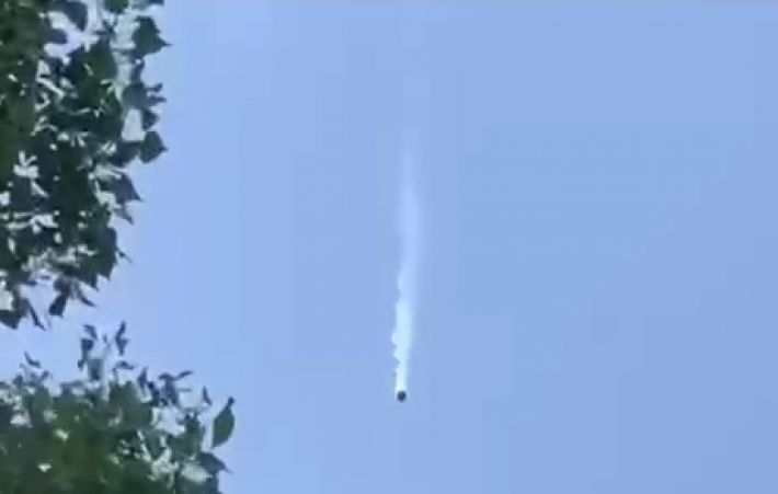 В Мелитополе осколки от ракет ПВО рашистов разлетелись по всему городу