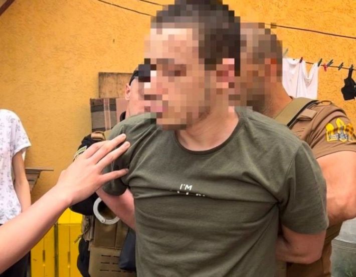 СБУ задержали жителя Мариуполя, который шпионил за проукраинскими партизанами в оккупированном Мелитополе (фото, видео)
