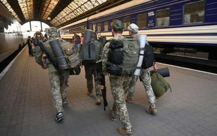 ЕС рассматривает возможность отправки в Украину военных инструкторов, - СМИ