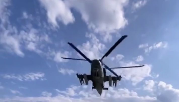 Вертолеты вместо отдыхающих - в сети показали курортный сезон в Кирилловке (фото)