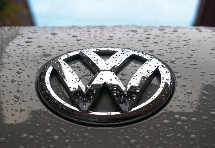 Где найти тормозные колодки на Volkswagen недорого?