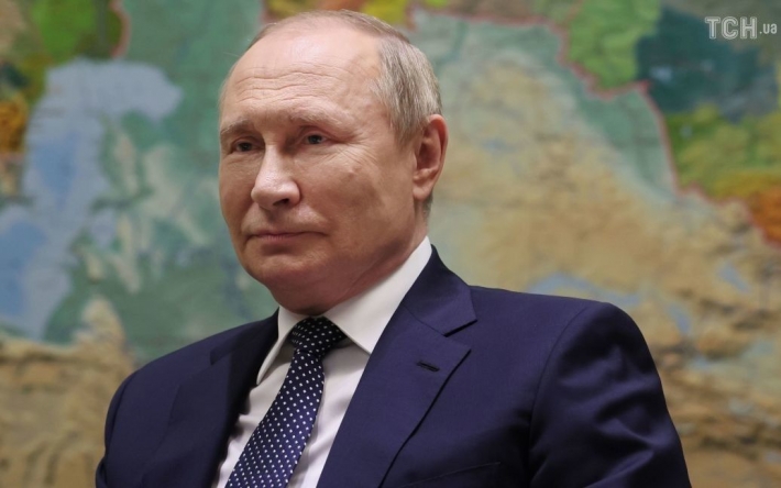"Хватается за соломинки": в России заметили странное поведение Путина