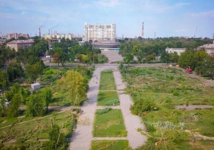 В Запорожье активисты пытаются через суд вернуть сквер Дениса Тарасова в собственность громады