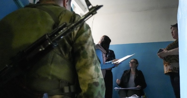 Явка любой ценой - в Мелитополе оккупанты разрешили голосовать даже обладателям украинских паспортов