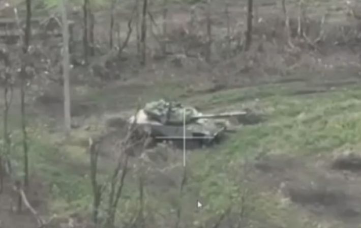 Залужний показав ефектне відео знищення Т-80