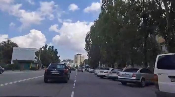 В оккупированном Мелитополе российские туристы создают пробки на дорогах (фото, видео)