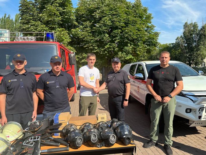 Мелитополь получил еще одну аварийно-спасательную машину Mercedes-Benz и оборудование из Германии (фото, видео)