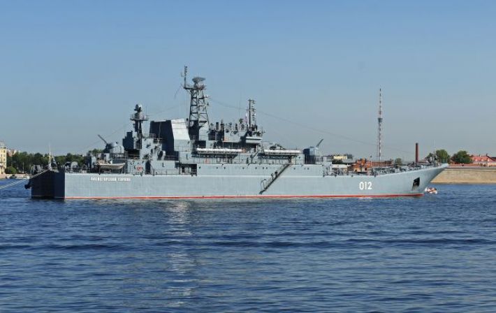 СБУ атаковала большой десантный корабль РФ "Оленегорский горняк" в Новороссийске, - источники