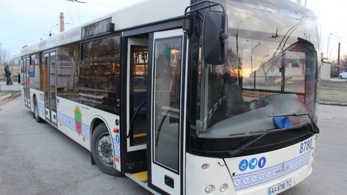 В Запорожье предлагают сделать проезд в трамваях и троллейбусах платным