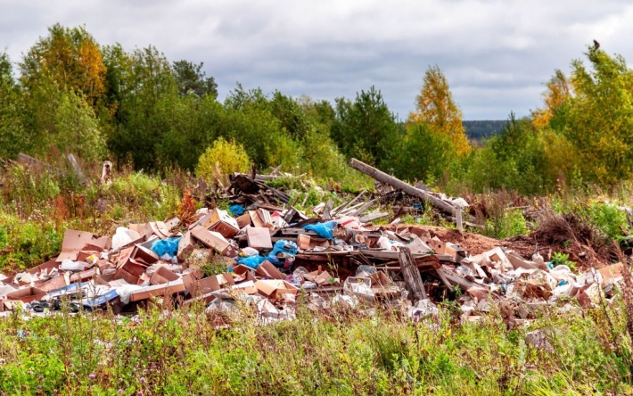 Кремль планирует сделать из оккупированных территорий свалку: отходы будут свозить со всей России