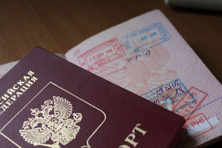 У жителів Мелітополя під час виїзду в Європу вимагають російські закордонні паспорти - оформити їх складно