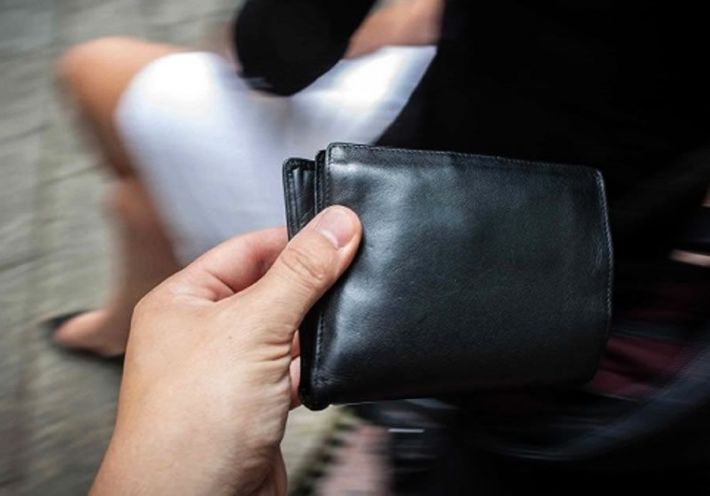 В Мелитопольском районе украли кошелек с крупной суммой денег