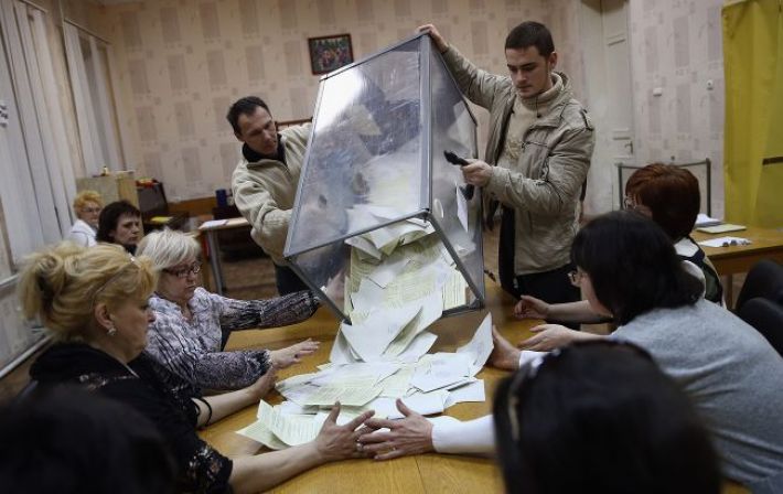 Готовят новые "выборы" в Луганской области. СБУ разоблачила 15 коллаборантов: имена