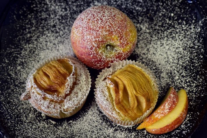 Сладкие печеные яблоки – традиционное блюдо на Спаса: как их приготовить