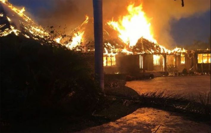 На Канарских островах из-за масштабных лесных пожаров эвакуировали более 26 тысяч человек