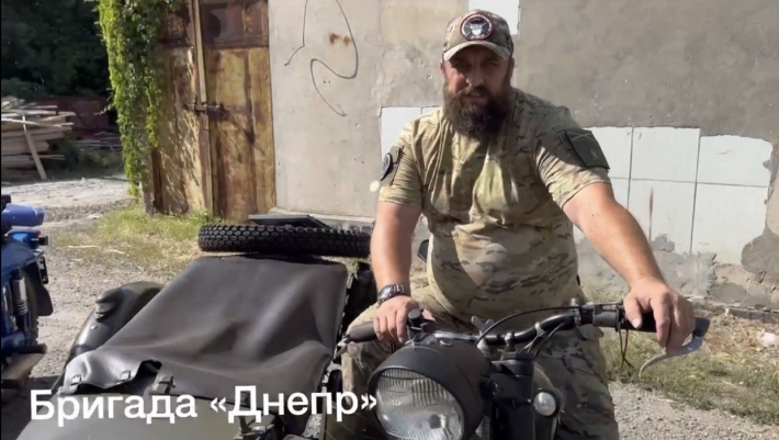 В Мелитополе "казаков"-диверсантов посадили на мотоциклы с колясками (видео)
