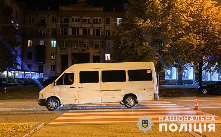 В Запорожье водитель маршрутки сбил пешехода на переходе