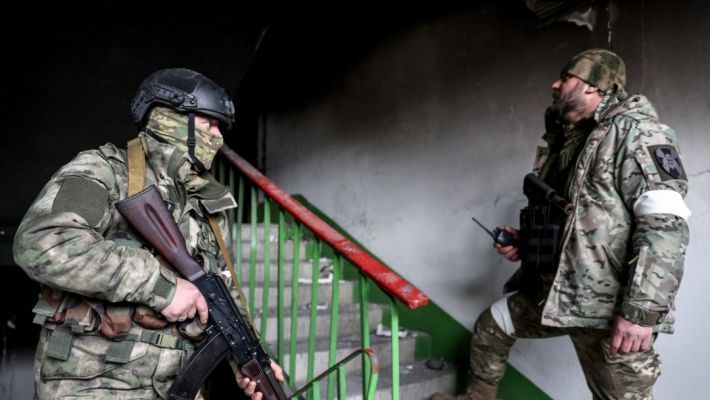 В оккупированном Мелитополе рашисты захватили в плен полсотни гражданских украинцев - обвиняют в связях с СБУ