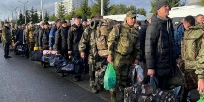В Мелитополе оккупанты готовятся к принудительной мобилизации и собираются уклонистов лишать российских паспортов