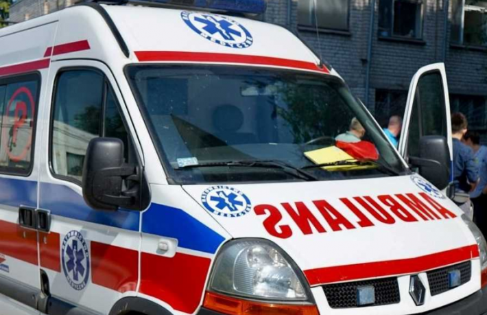 Польша передала больнице в Запорожье автомобиль скорой помощи