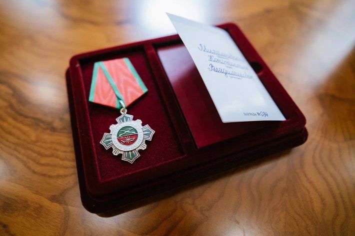 Боевые заслуги по-русски - ФСБ наградило судоплатовца медалькой за террор (фото)