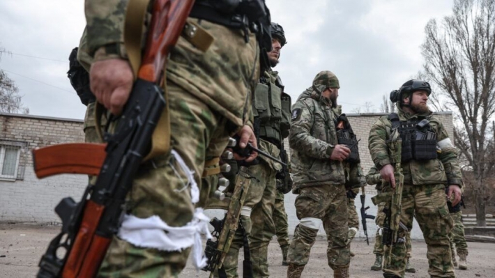 У Запорізькій області окупанти тримають своїх військових в ямах за відмову воювати