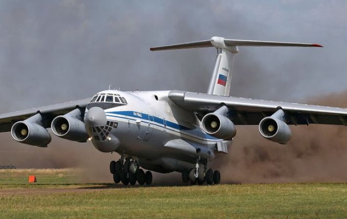 Атака на аэродром под Псковом: появилось видео момента поражения самолета Ил-76