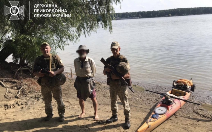 Американец случайно заплыл в Украину на каяке: думал, что до сих пор в ЕС