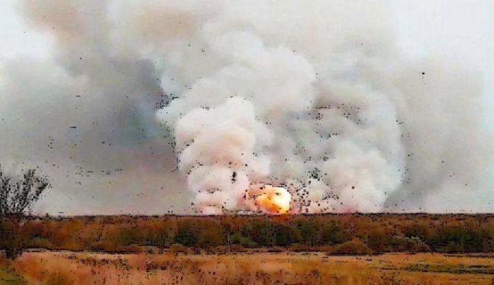 «Море огня и взрывов»: оккупанты поджигают свои минные поля на Мелитопольском направлении