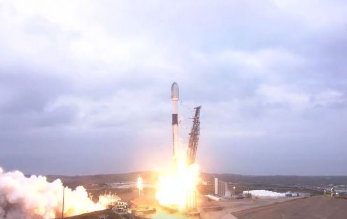 SpaceX отправила на орбиту военные спутники для предупреждения о ракетных атаках