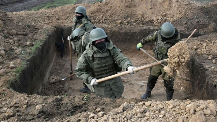 ВСУ наступают, рашисты роют окопы за Мелитополем и готовятся оборонять Крым (видео)