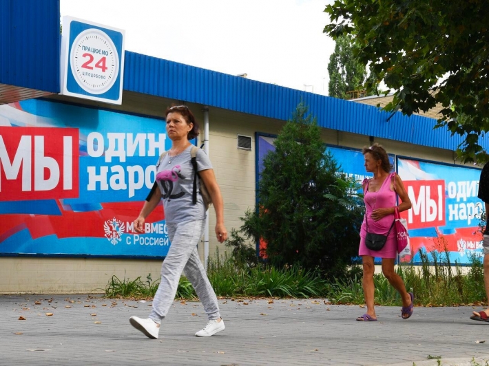«Россия здесь навсегда» - в Мелитополе пособники оккупантов шантажируют родственников квартирой (фото)