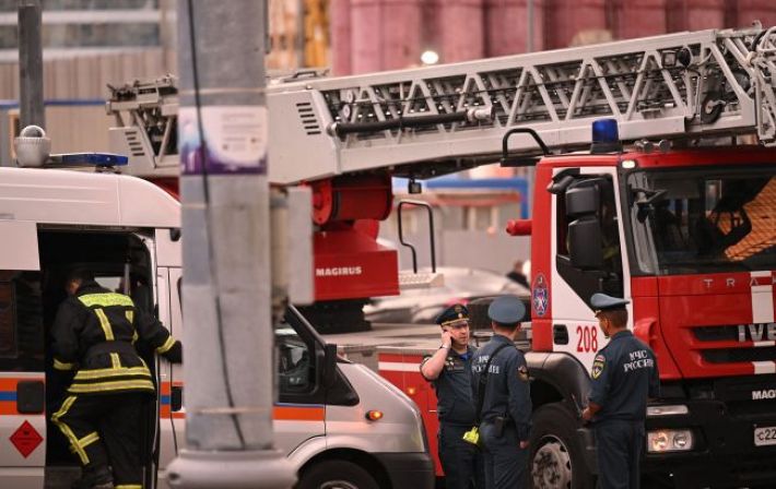 Мэр Москвы заявил об атаке беспилотника, в Подмосковье большой пожар