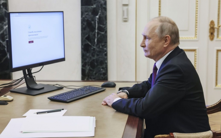 Путин не решился выйти из Кремля, чтобы принять участие в выборах: фото