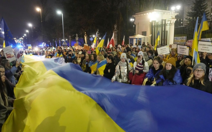 Поляки меняют отношение к украинским беженцам — названы причины
