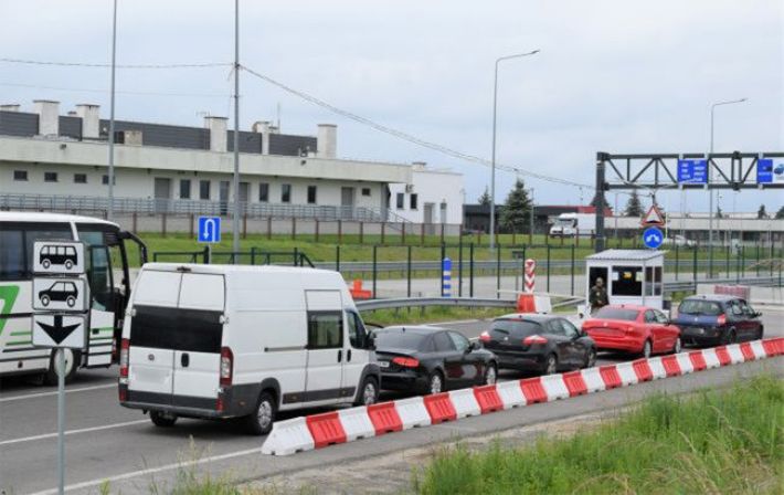 Українці не можуть заїхати в Польщу: чому прикордонники відмовляють в перетині