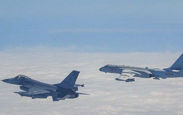 В Тайване заявили о приближении почти 30 китайских военных самолетов