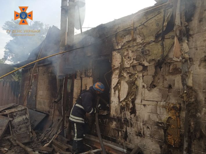 Из-за обстрелов оккупантов в Запорожской области горели жилые дома