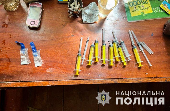 В Запорожье женщина организовала наркогостиницу у себя дома (фото)