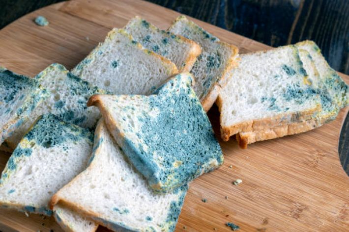 Как сохранить хлеб свежим и без плесени: умный кухонный лайфхак