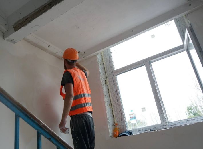 В Запорожье продолжается восстановление разрушенных домов