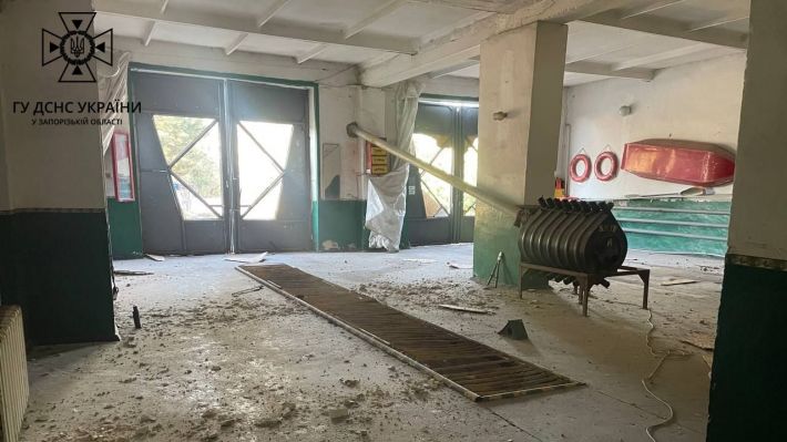 В Оріхові рашисти обстріляли пожежну частину (фото)