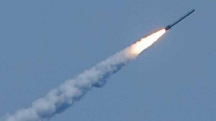 Над Мелітополем та Якимівкою летять ракети на Крим (відео)