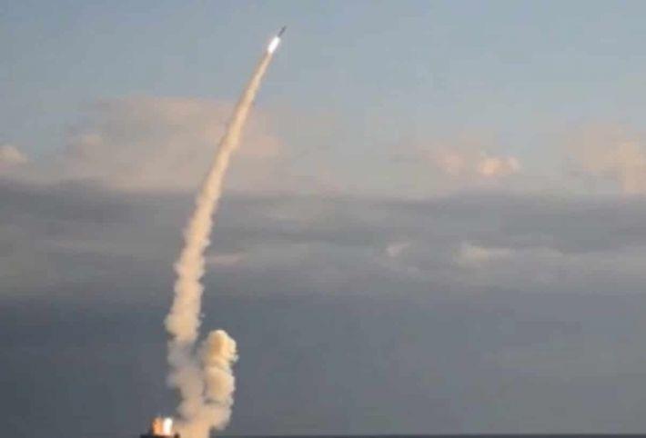 Над Мелитопольщиной снова летят ракеты на Крым, в Акимовке работает ПВО