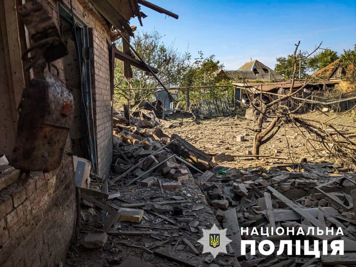 Попали в дома и детсад: оккупанты били по Запорожской области из всех видов вооружения (фото)