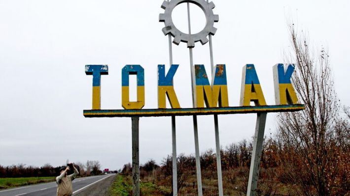 В Токмаке оккупанты запрещают людям с украинскими паспортами выезжать из города - глава ЗОВА