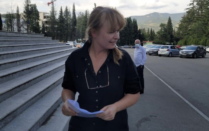“Желаю ему свободы”: жена Саакашвили впервые посетила его в грузинской больнице и заявила о разводе
