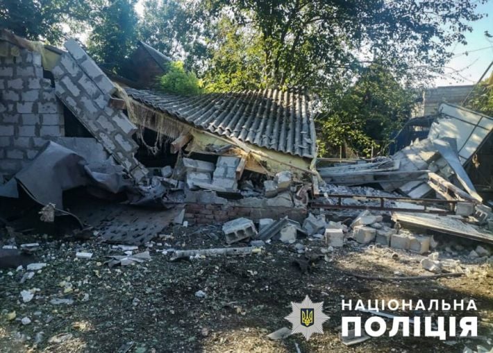 На Запорожскую область за сутки оккупанты сбросили четыре авиабомбы (фото)